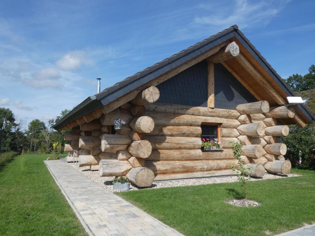 Naturstammhaus Tollensesee Gross Nemerow Exterior photo